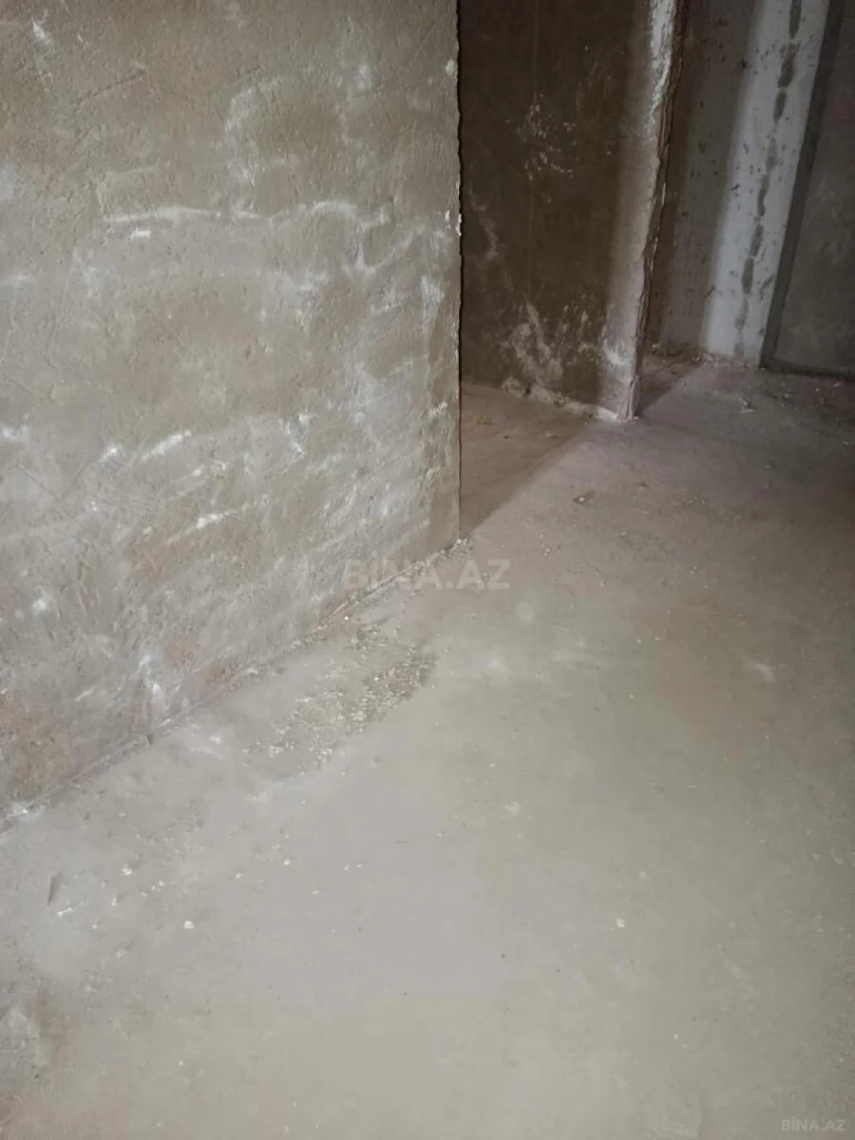 Satılır 4 otaqlı mənzil 193 m²