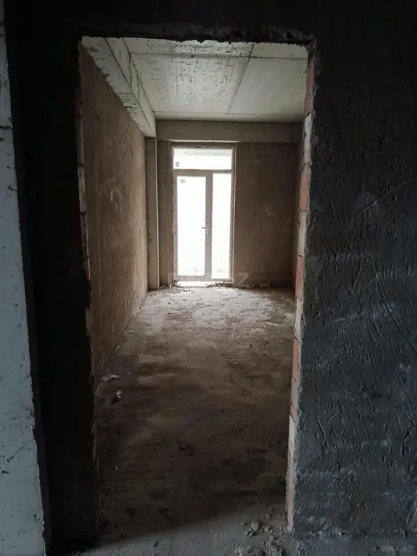 Satılır 4 otaqlı mənzil 193 m²