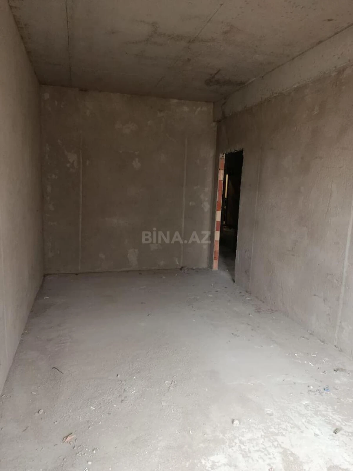 Satılır 4 otaqlı mənzil 193 m²