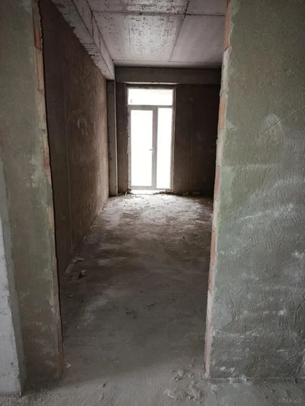 Satılır 4 otaqlı mənzil 193 m²
