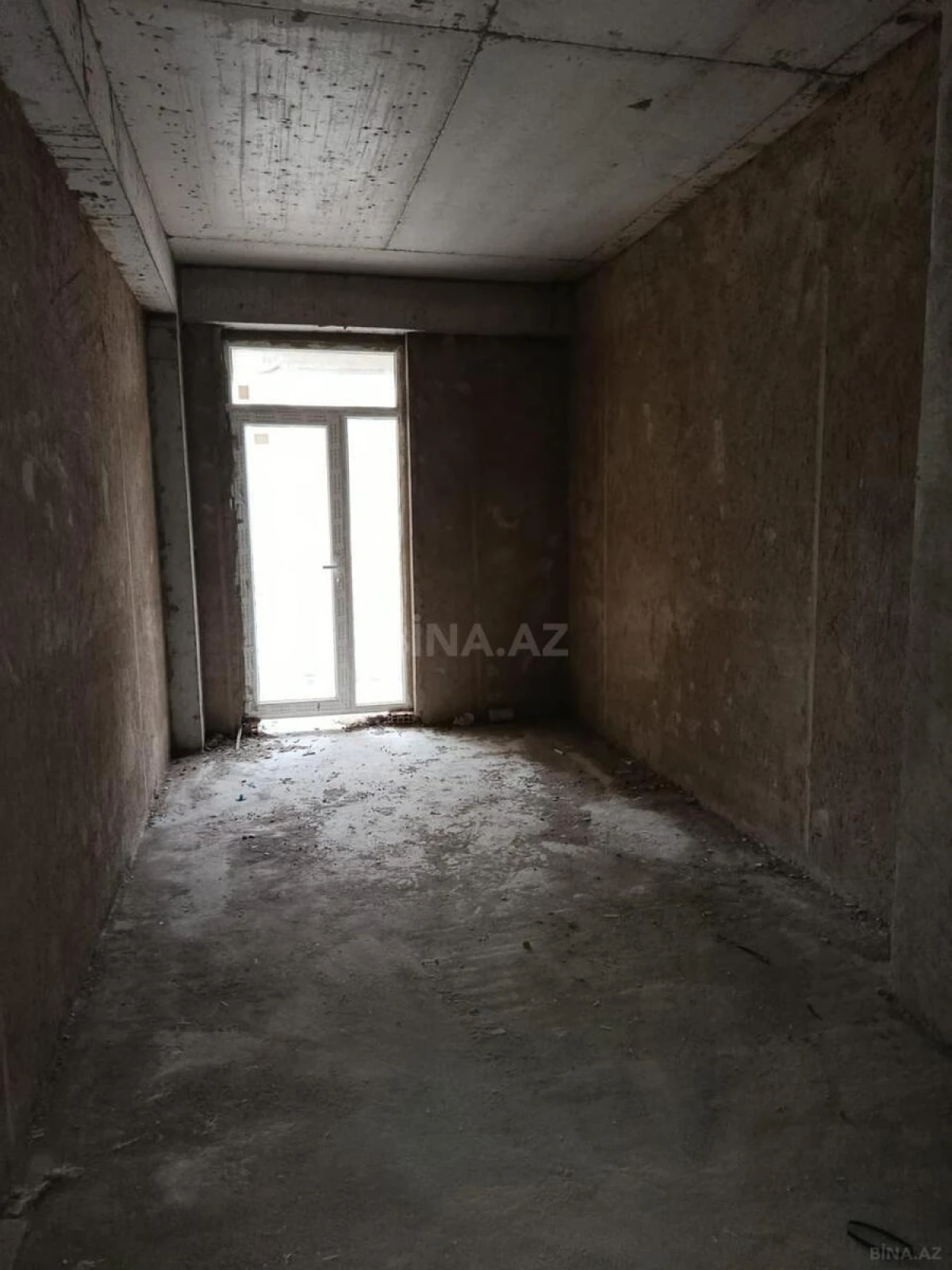 Satılır 4 otaqlı mənzil 193 m²