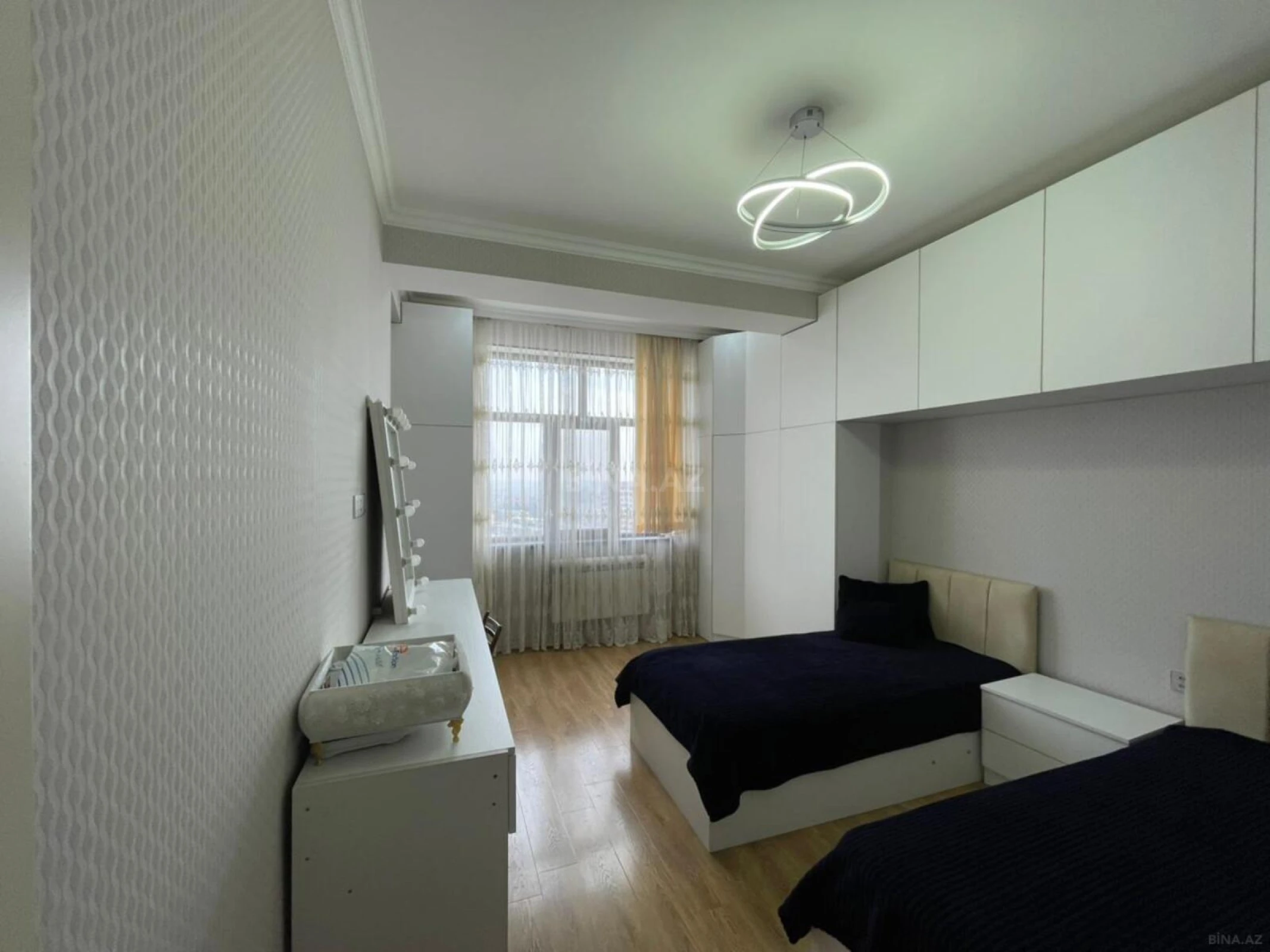 Satılır 3 otaqlı mənzil 112.4 m²