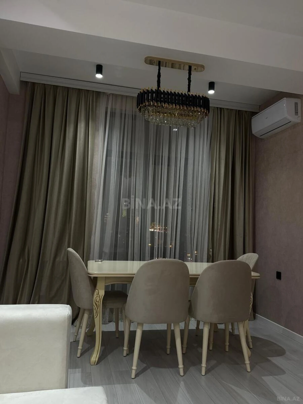 Kirayə verilir 2 otaqlı mənzil 65 m²