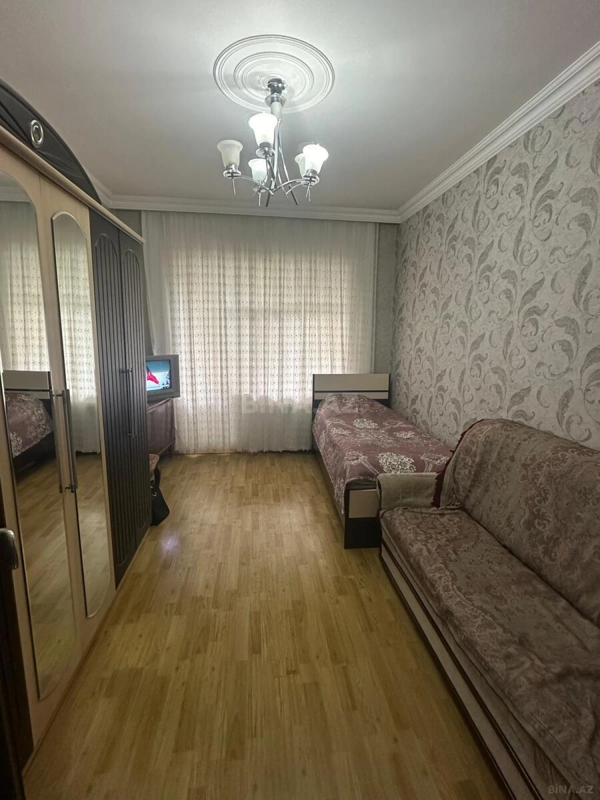 Satılır 5 otaqlı mənzil 120 m²