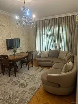 Satılır 5 otaqlı mənzil 120 m²