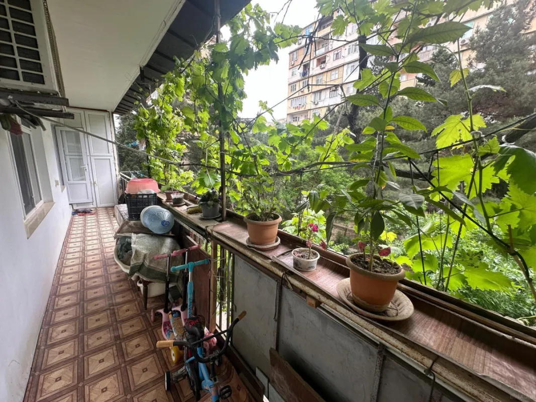 Satılır 5 otaqlı mənzil 120 m²