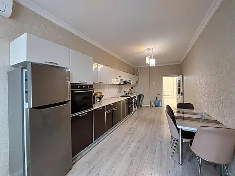 Kirayə verilir 3 otaqlı mənzil 170 m²