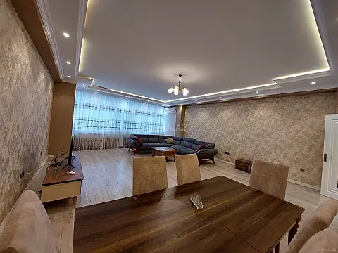 Kirayə verilir 3 otaqlı mənzil 170 m²