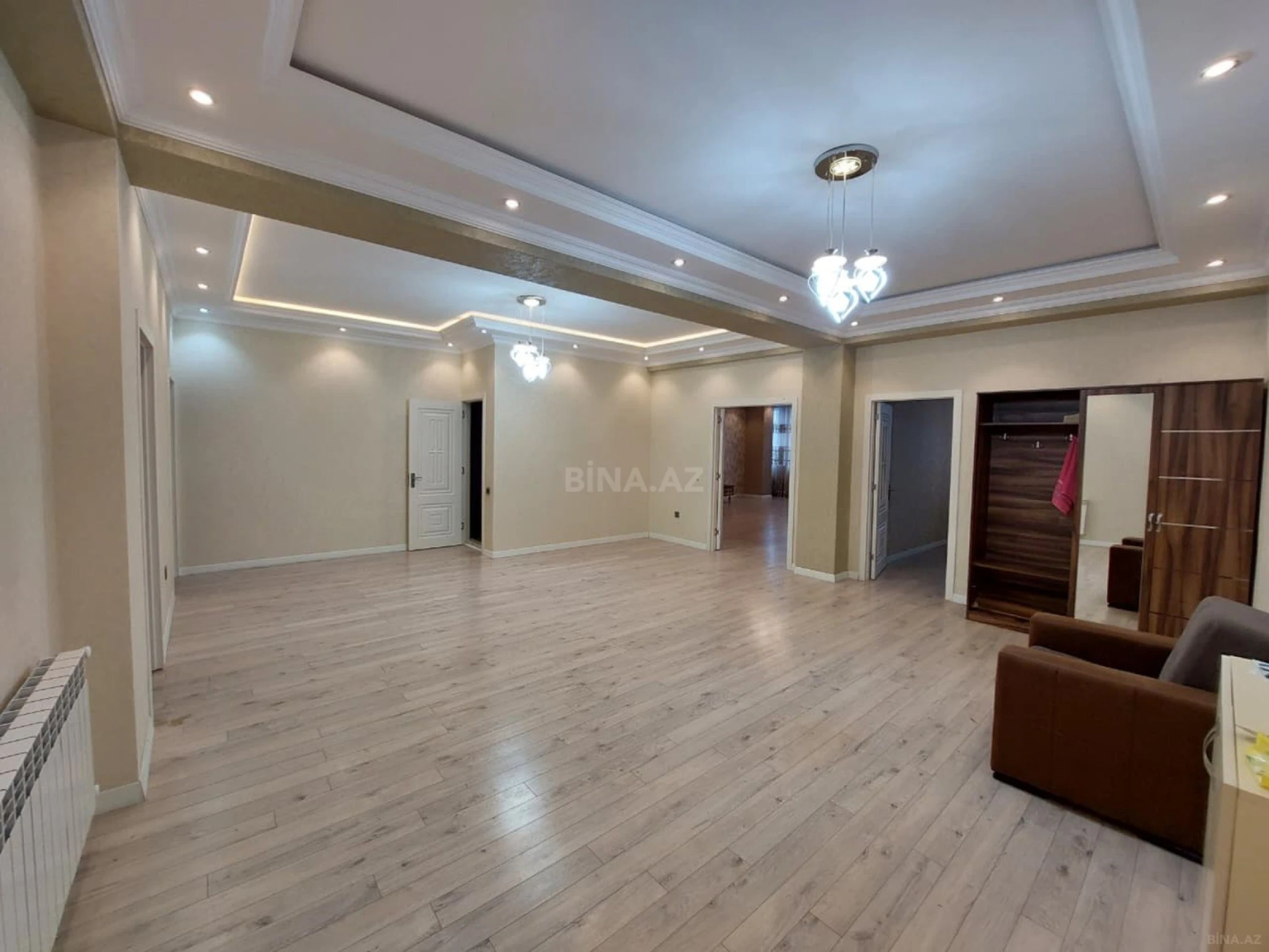 Kirayə verilir 3 otaqlı mənzil 170 m²