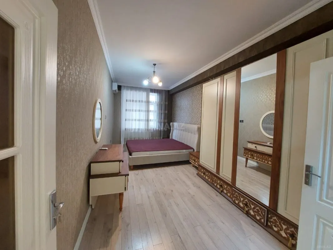 Kirayə verilir 3 otaqlı mənzil 170 m²