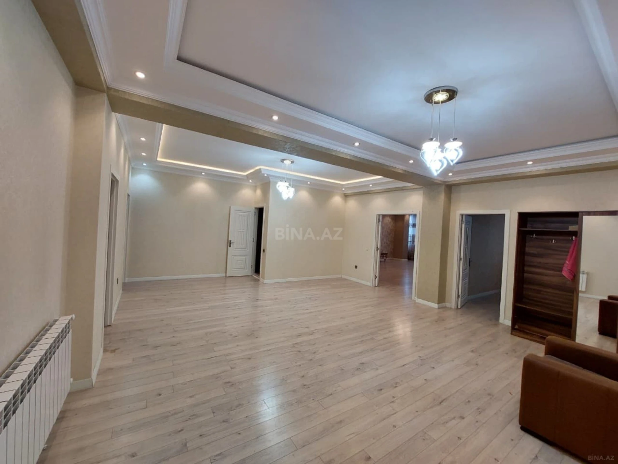 Kirayə verilir 3 otaqlı mənzil 170 m²