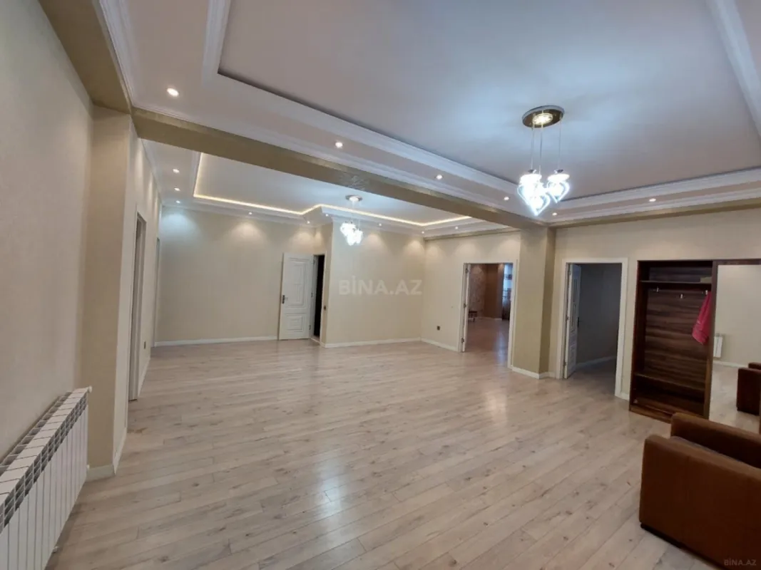 Kirayə verilir 3 otaqlı mənzil 170 m²