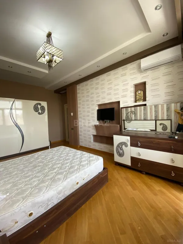 Kirayə verilir 3 otaqlı mənzil 180 m²