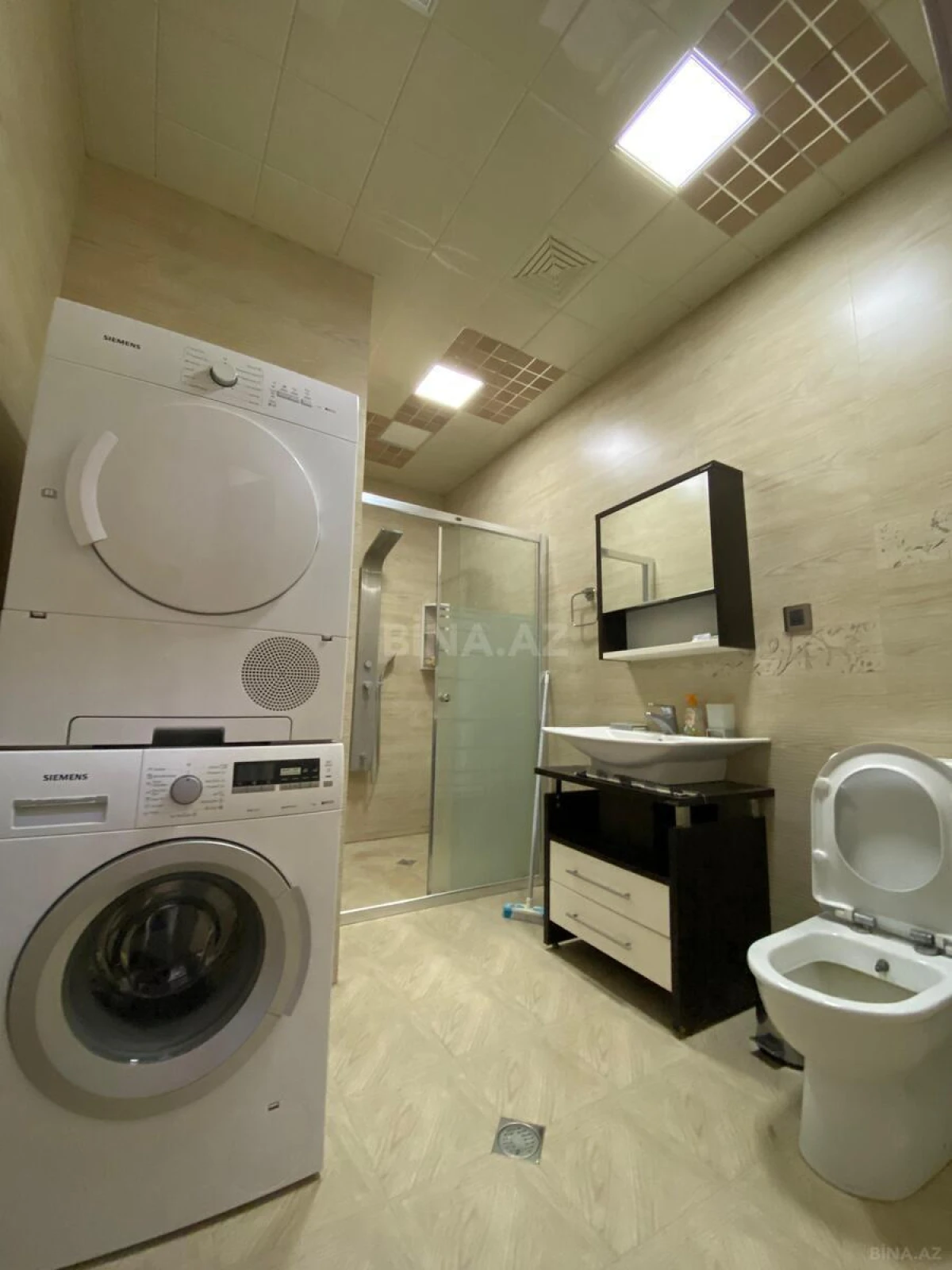 Kirayə verilir 3 otaqlı mənzil 180 m²