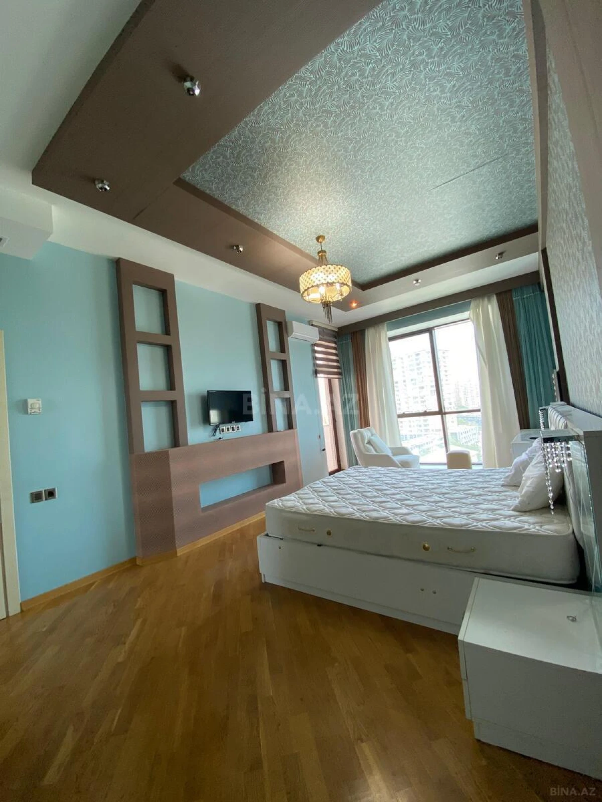 Kirayə verilir 3 otaqlı mənzil 180 m²