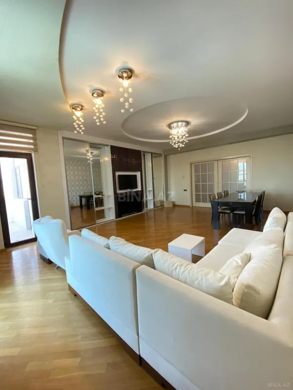Kirayə verilir 3 otaqlı mənzil 180 m²