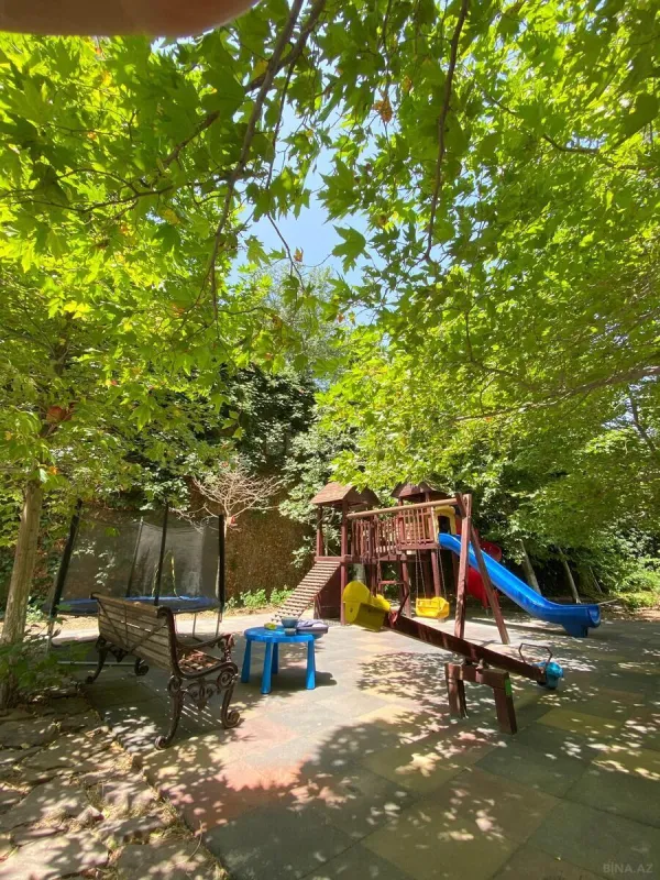 Kirayə verilir 3 otaqlı mənzil 180 m²