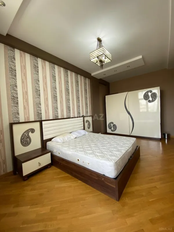 Kirayə verilir 3 otaqlı mənzil 180 m²