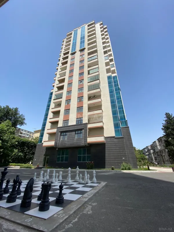 Kirayə verilir 3 otaqlı mənzil 180 m²
