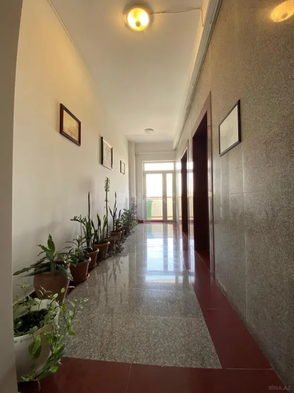 Kirayə verilir 3 otaqlı mənzil 180 m²
