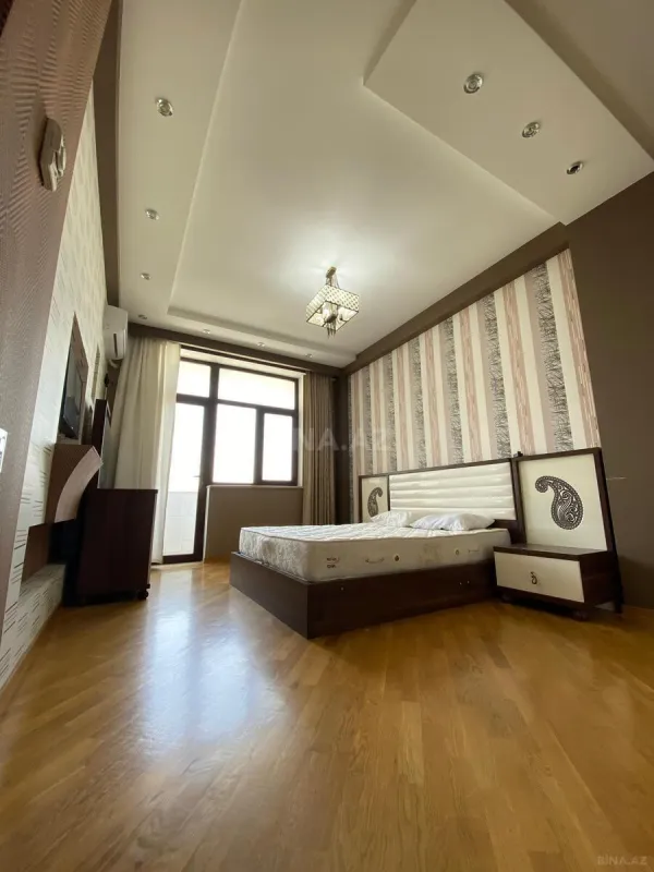 Kirayə verilir 3 otaqlı mənzil 180 m²