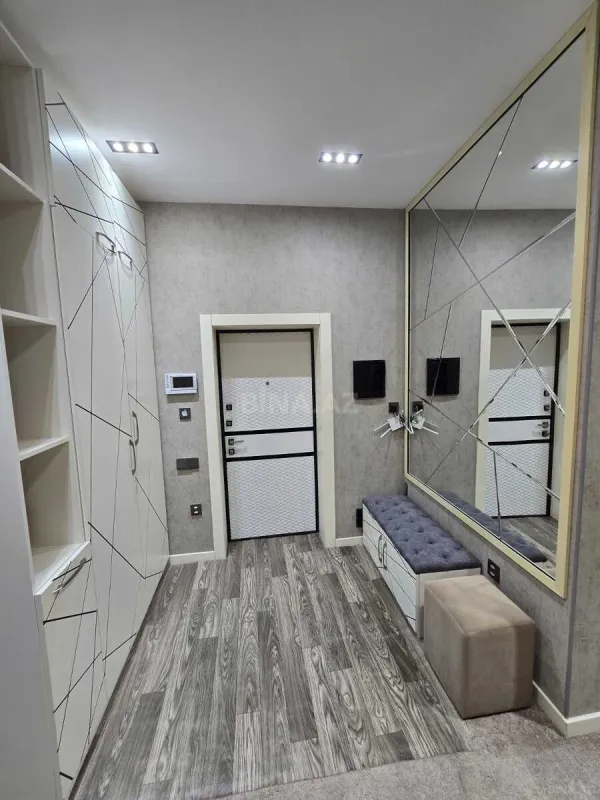 Kirayə verilir 4 otaqlı mənzil 158 m²