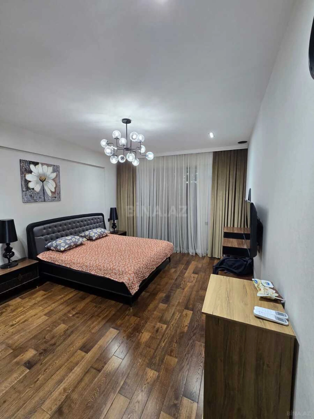 Kirayə verilir 4 otaqlı mənzil 158 m²