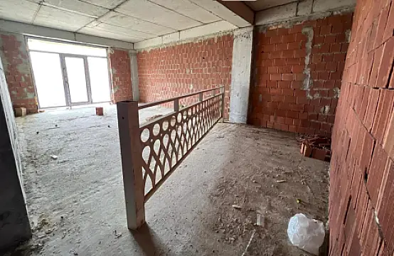 Satılır 3 otaqlı mənzil 174 m²