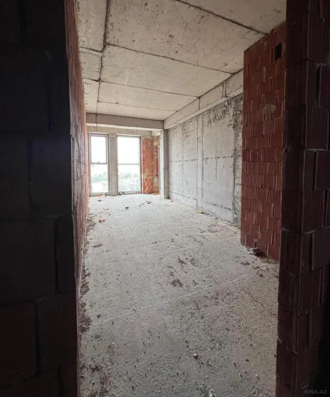 Satılır 3 otaqlı mənzil 174 m²