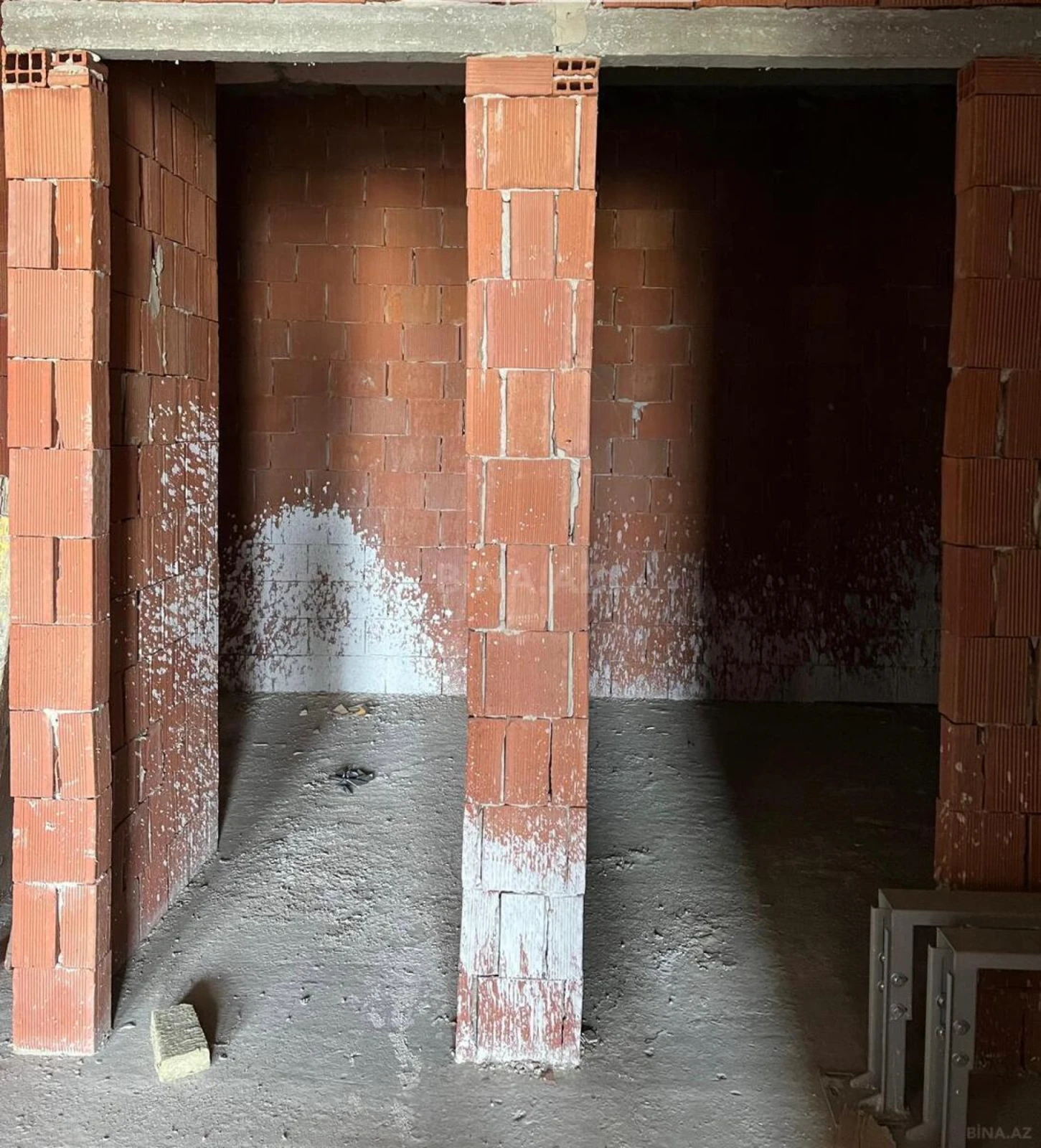 Satılır 3 otaqlı mənzil 174 m²