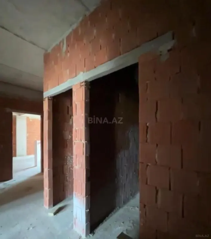 Satılır 3 otaqlı mənzil 174 m²