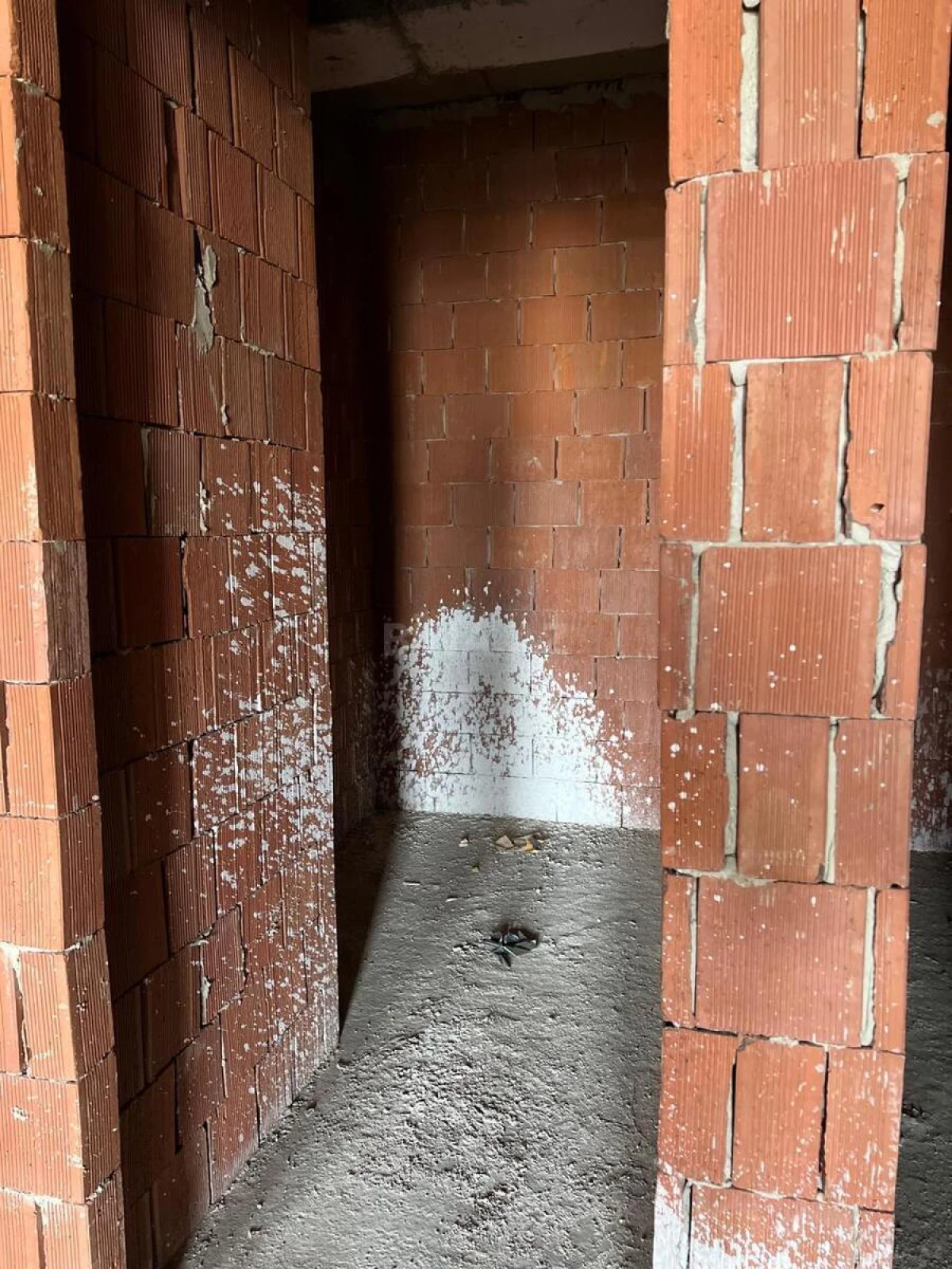 Satılır 3 otaqlı mənzil 174 m²