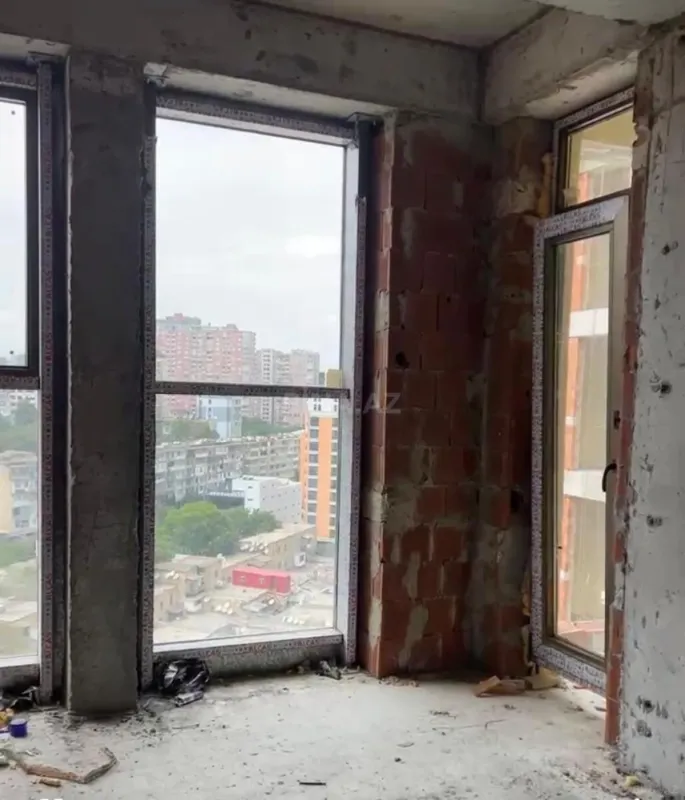 Satılır 3 otaqlı mənzil 174 m²