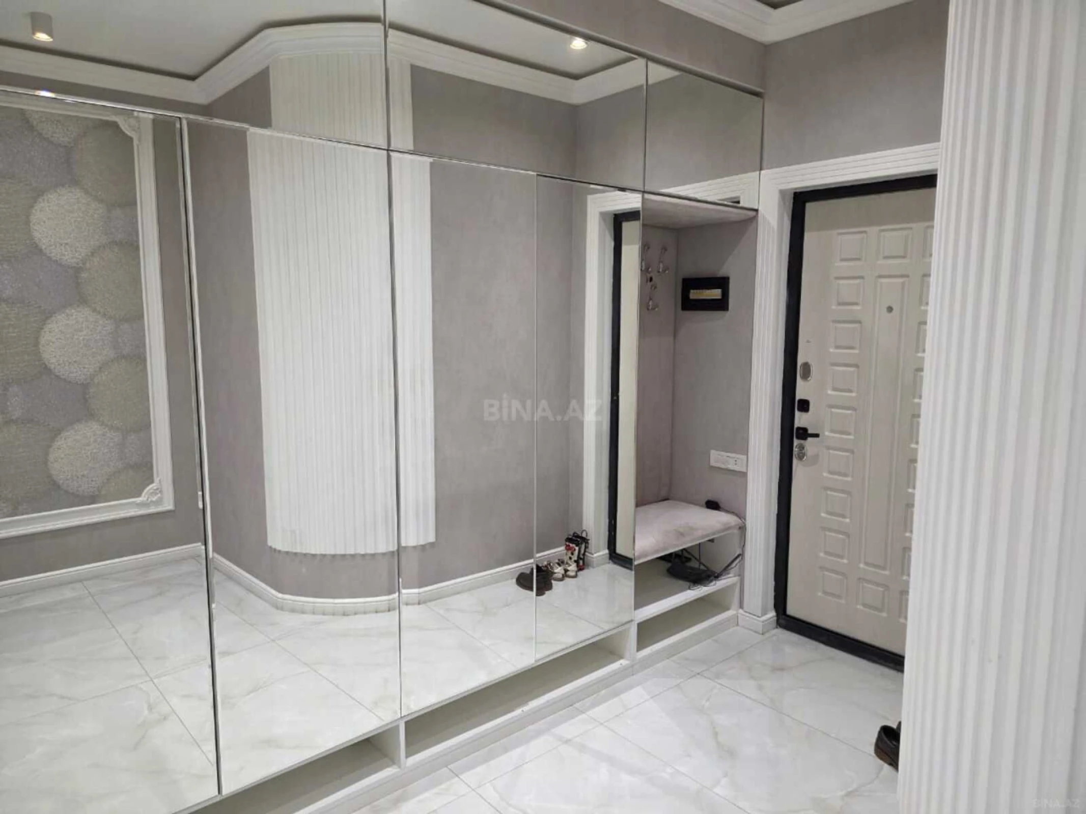 Kirayə verilir 3 otaqlı mənzil 98 m²