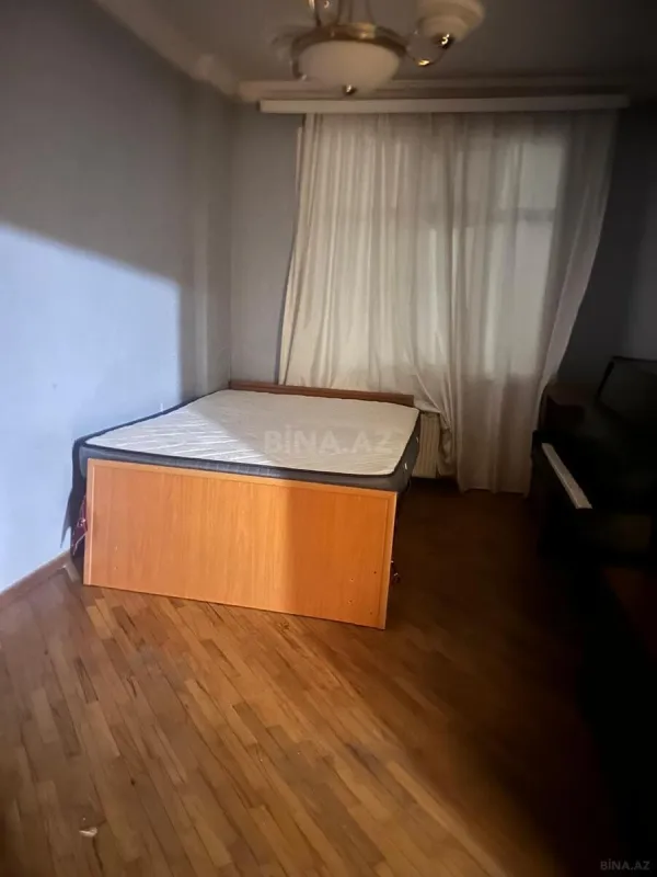 Kirayə verilir 3 otaqlı mənzil 140 m²