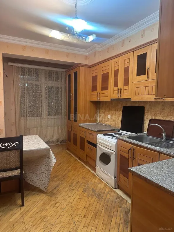 Kirayə verilir 3 otaqlı mənzil 140 m²
