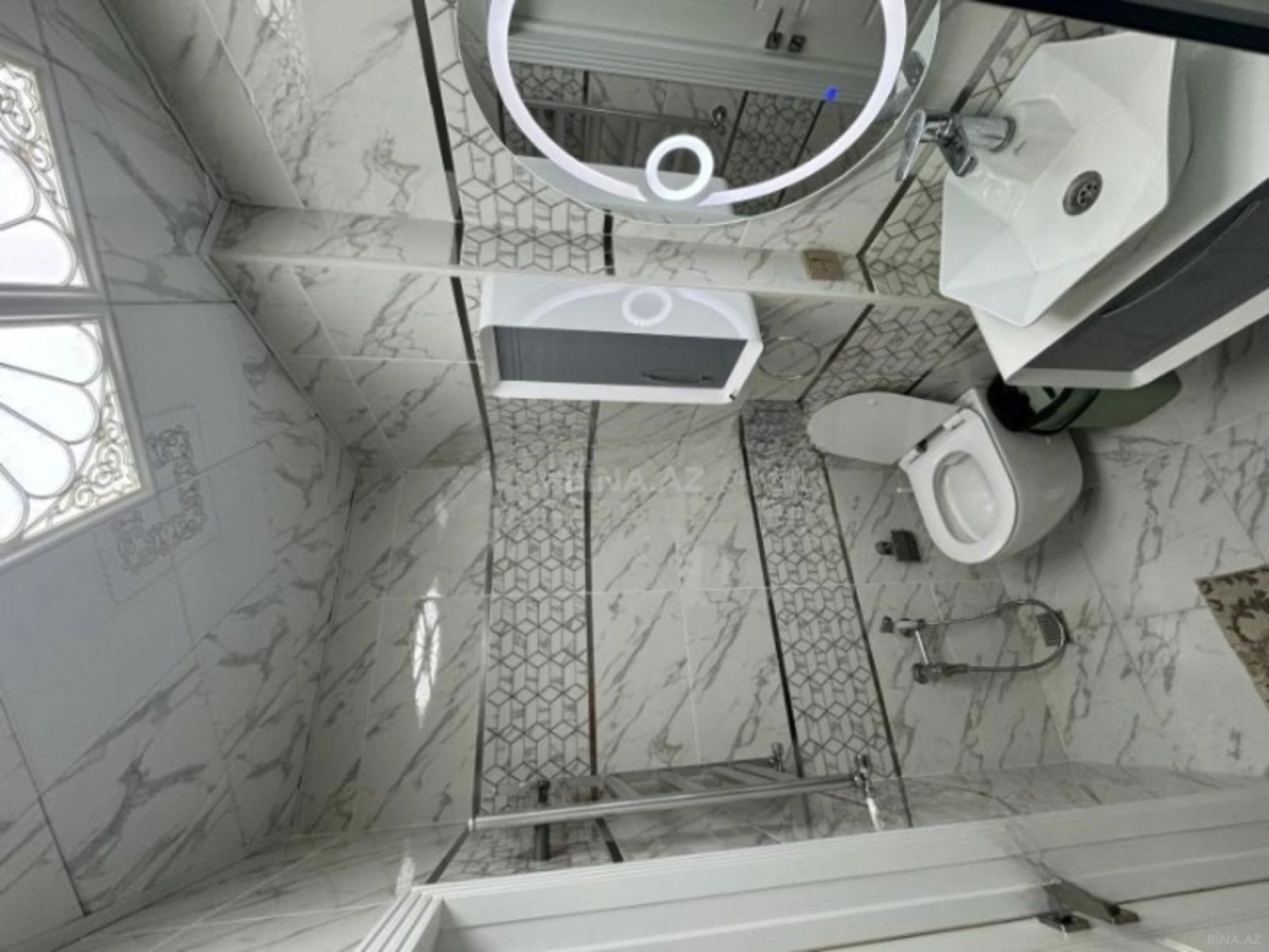 Kirayə verilir 4 otaqlı mənzil 120 m²