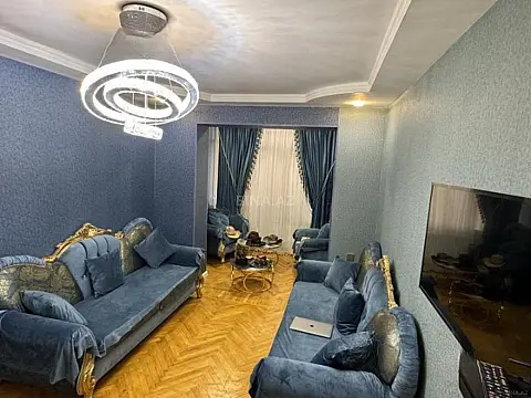 Kirayə verilir 4 otaqlı mənzil 120 m²