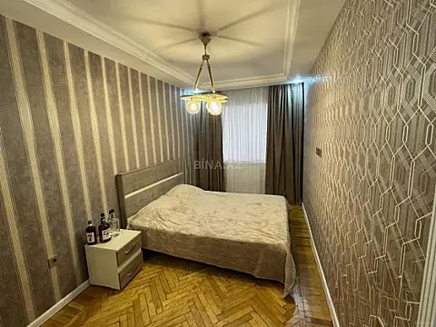 Kirayə verilir 4 otaqlı mənzil 120 m²