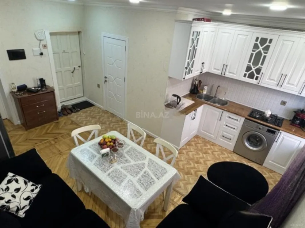 Kirayə verilir 4 otaqlı mənzil 120 m²