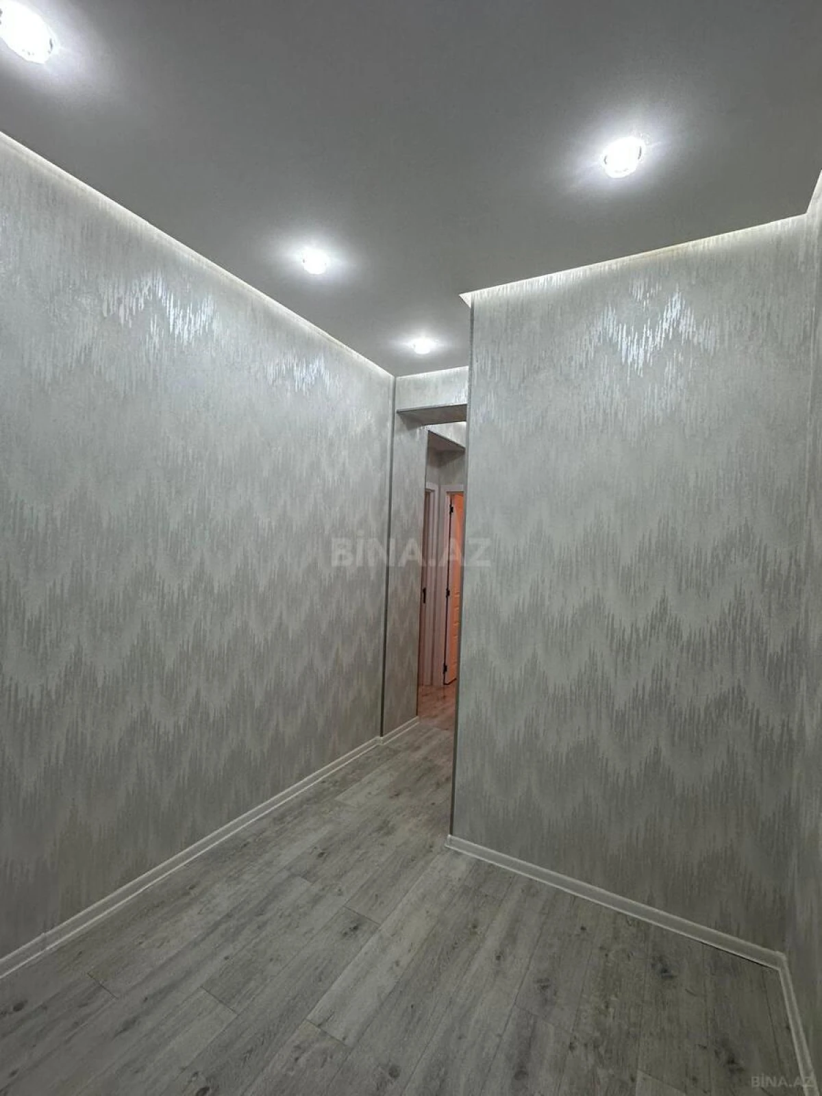 Satılır 2 otaqlı mənzil 53 m²