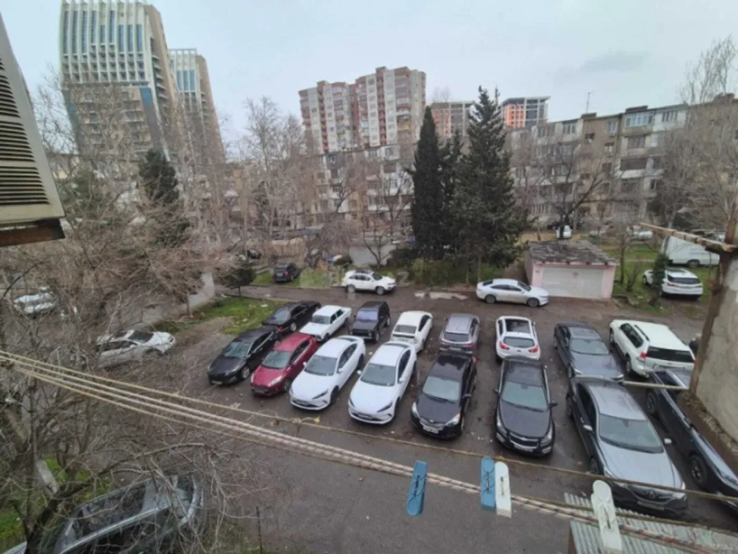 Kirayə verilir 2 otaqlı mənzil 76 m²