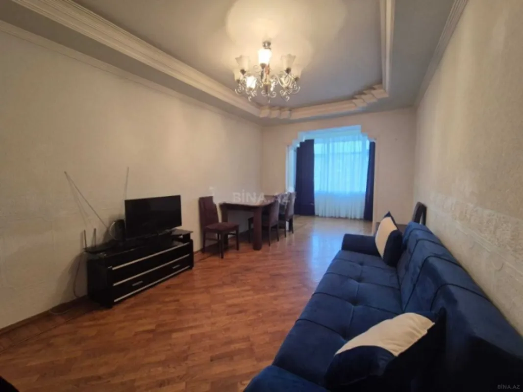 Kirayə verilir 2 otaqlı mənzil 76 m²