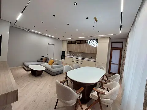Kirayə verilir 3 otaqlı mənzil 110 m² — Bakı 3 otaq 110.00 m²