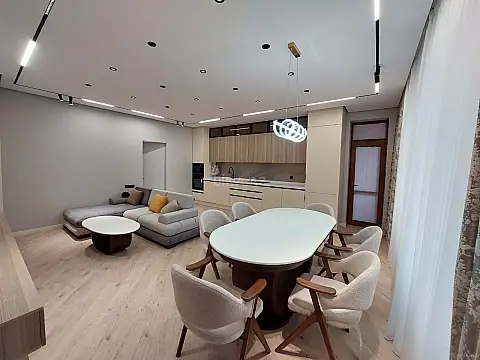 Kirayə verilir 3 otaqlı mənzil 110 m²