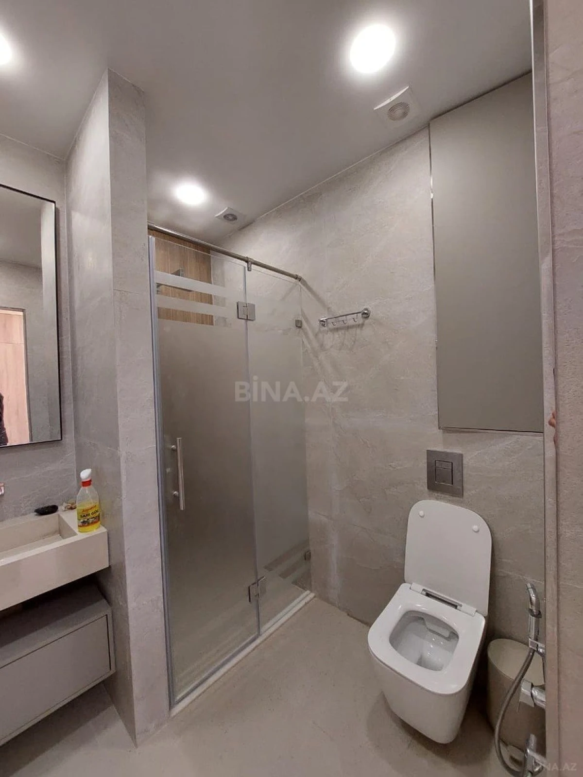 Kirayə verilir 3 otaqlı mənzil 110 m²
