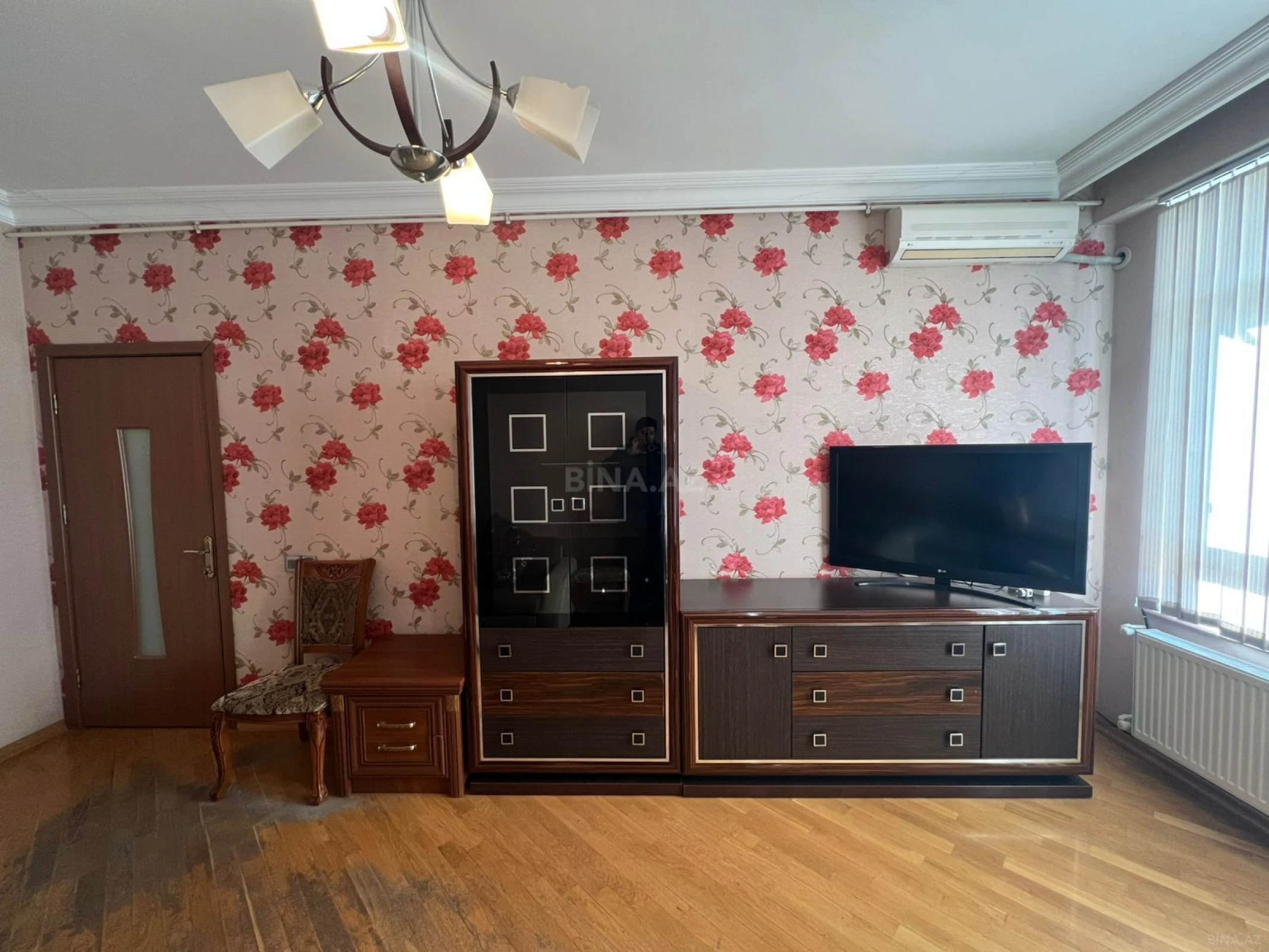 Satılır 2 otaqlı mənzil 70 m²