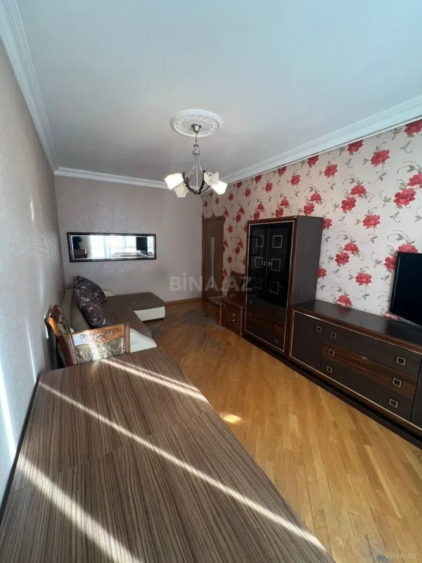 Satılır 2 otaqlı mənzil 70 m²