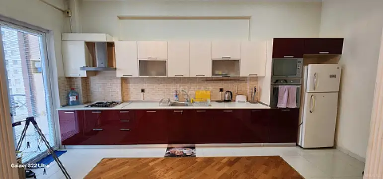 Kirayə verilir 2 otaqlı mənzil 90 m²