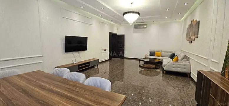Satılır 5 otaqlı həyət evi 350 m²